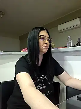 Snapshot of Milf_Abigail chatting on 03/05/25, 11:38 Milf Abigail online show from 03/05/25, 11:38