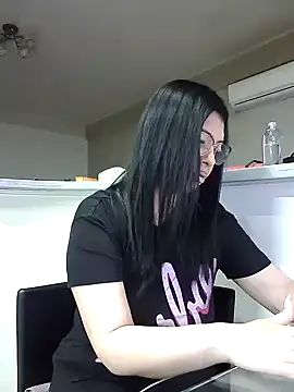 Snapshot of Milf_Abigail chatting on 03/10/25, 01:01 Milf Abigail online show from 03/10/25, 01:01