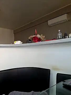 Snapshot of Milf_Abigail chatting on 03/19/25, 05:30 Milf Abigail online show from 03/19/25, 05:30