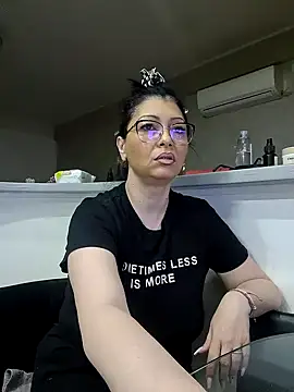 Snapshot of Milf_Abigail chatting on 03/21/25, 01:56 Milf Abigail online show from 03/21/25, 01:56