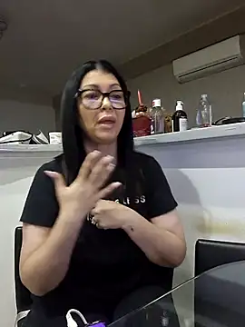 Snapshot of Milf_Abigail chatting on 09/22/25, 01:40 Milf Abigail online show from 09/22/25, 01:40