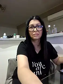 Snapshot of Milf_Abigail chatting on 10/08/25, 01:03 Milf Abigail online show from 10/08/25, 01:03