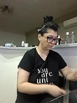 Snapshot of Milf_Abigail chatting on 11/03/25, 12:24 Milf Abigail online show from 11/03/25, 12:24