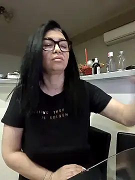 Snapshot of Milf_Abigail chatting on 11/17/25, 11:32 Milf Abigail online show from 11/17/25, 11:32