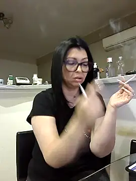 Snapshot of Milf_Abigail chatting on 11/26/25, 01:39 Milf Abigail online show from 11/26/25, 01:39