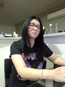 Snapshot of Milf_Abigail chatting on 11/29/25, 02:58 Milf Abigail online show from 11/29/25, 02:58