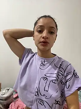 Snapshot of Alicia_ALICIA chatting on 06/17/26, 10:54 Alicia ALICIA online show from 06/17/26, 10:54