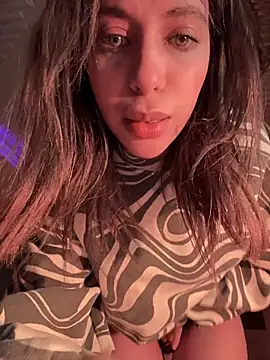 Snapshot of ORLA86 chatting on 11/14/25, 04:44 ORLA86 online show from 11/14/25, 04:44