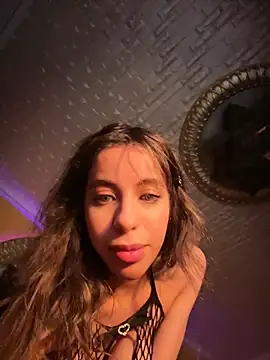 Snapshot of ORLA86 chatting on 11/16/25, 10:15 ORLA86 online show from 11/16/25, 10:15