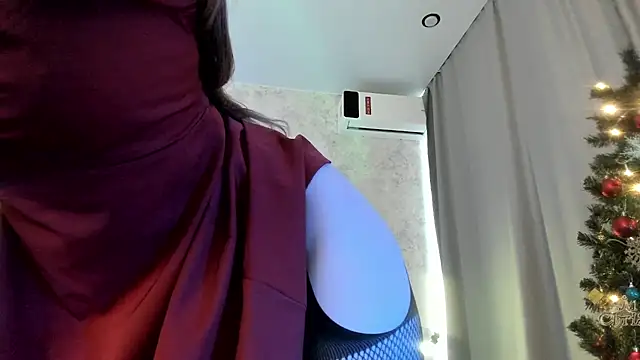 Snapshot of LissaCain chatting on 12/23/25, 07:17 LissaCain online show from 12/23/25, 07:17