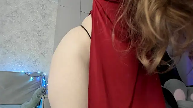 Snapshot of LissaCain chatting on 01/17/26, 02:22 LissaCain online show from 01/17/26, 02:22