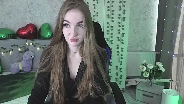 Snapshot of LissaCain chatting on 03/25/26, 03:45 LissaCain online show from 03/25/26, 03:45