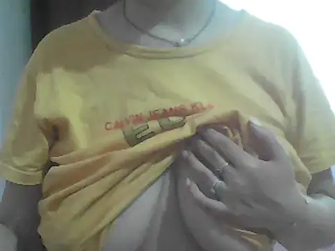 Snapshot of AnaXBerry chatting on 05/16/26, 06:21 AnaXBerry online show from 05/16/26, 06:21