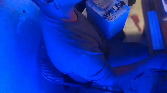 AlanDickson online show from 12/15/25, 02:27