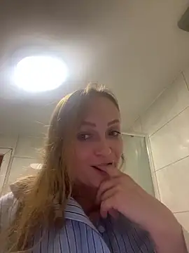 LadyTatiana Madam online show from 02/25/26, 08:51