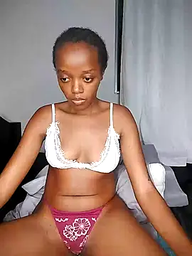 Bella kiki online show from 01/05/25, 08:21