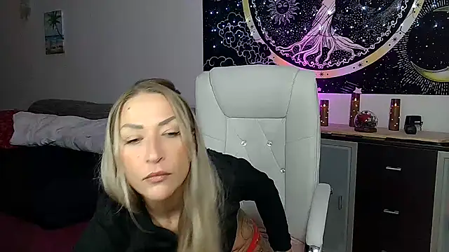 Snapshot of SexxyLiviaa chatting on 10/30/25, 11:05 SexxyLiviaa online show from 10/30/25, 11:05