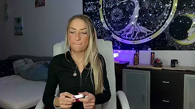 Snapshot of SexxyLiviaa chatting on 11/04/25, 12:10 SexxyLiviaa online show from 11/04/25, 12:10