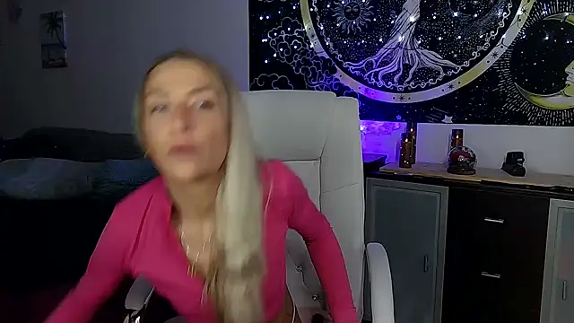 Snapshot of SexxyLiviaa chatting on 11/09/25, 04:38 SexxyLiviaa online show from 11/09/25, 04:38