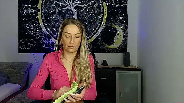 SexxyLiviaa online show from 12/23/25, 03:59