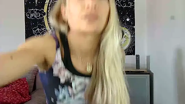 Snapshot of SexxyLiviaa chatting on 06/06/26, 06:29 SexxyLiviaa online show from 06/06/26, 06:29