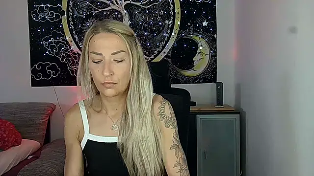 Snapshot of SexxyLiviaa chatting on 07/09/26, 04:49 SexxyLiviaa online show from 07/09/26, 04:49