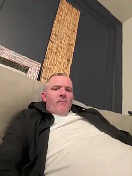 Snapshot of 9inking chatting on 10/28/25, 09:57 9inking online show from 10/28/25, 09:57