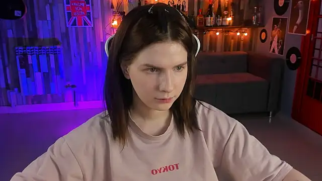 Snapshot of AliceRisinka chatting on 02/02/25, 07:09 AliceRisinka online show from 02/02/25, 07:09