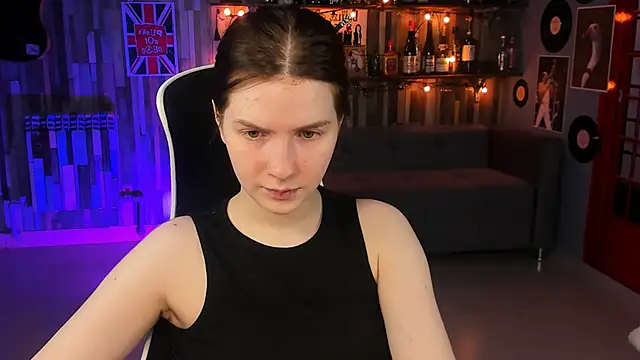 Snapshot of AliceRisinka chatting on 02/08/25, 05:08 AliceRisinka online show from 02/08/25, 05:08