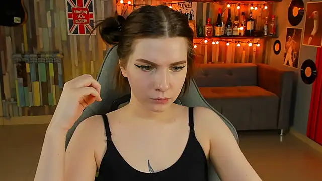 Snapshot of AliceRisinka chatting on 03/12/25, 08:08 AliceRisinka online show from 03/12/25, 08:08