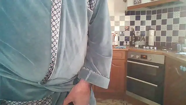 Snapshot of jakjak106 chatting on 11/18/25, 08:52 jakjak106 online show from 11/18/25, 08:52