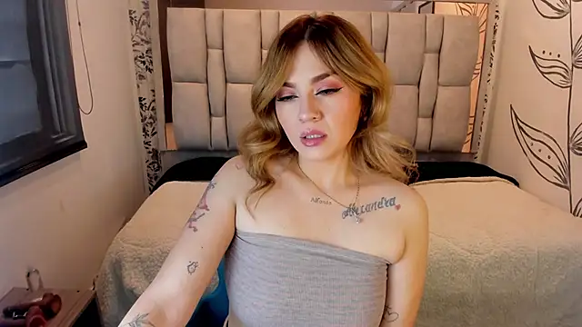 Snapshot of KataHot_ chatting on 01/13/26, 08:36 KataHot online show from 01/13/26, 08:36