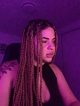 Snapshot of MelSaunders chatting on 12/08/24, 02:39 MelSaunders online show from 12/08/24, 02:39