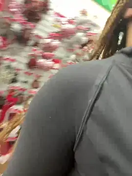 Snapshot of MelSaunders chatting on 12/10/24, 11:30 MelSaunders online show from 12/10/24, 11:30