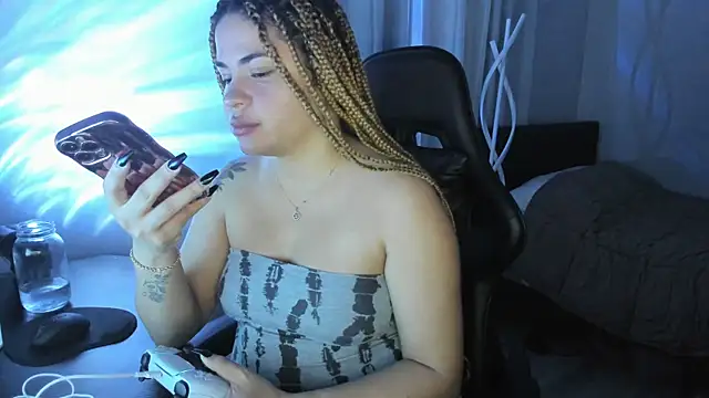 Snapshot of MelSaunders chatting on 12/13/24, 06:42 MelSaunders online show from 12/13/24, 06:42