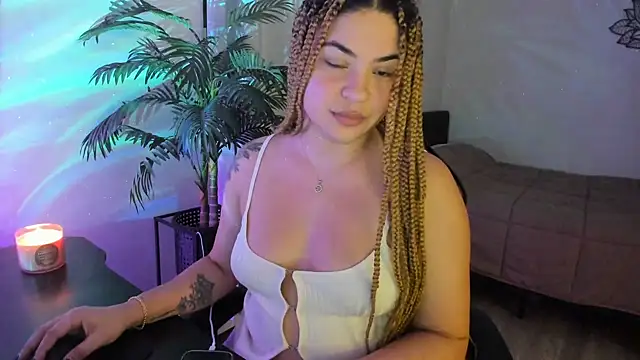 Snapshot of MelSaunders chatting on 12/18/24, 02:53 MelSaunders online show from 12/18/24, 02:53