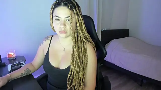 Snapshot of MelSaunders chatting on 12/21/24, 03:03 MelSaunders online show from 12/21/24, 03:03