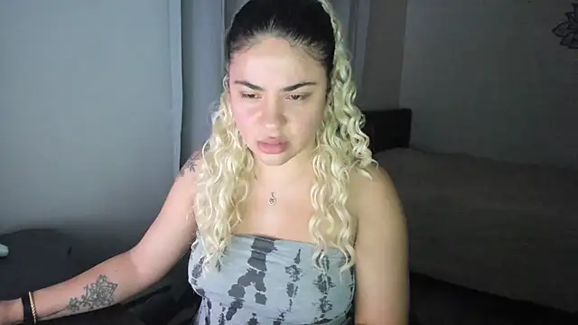 Snapshot of MelSaunders chatting on 01/12/25, 03:49 MelSaunders online show from 01/12/25, 03:49