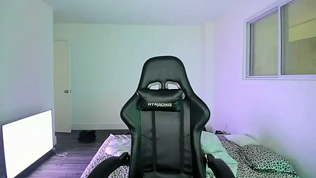 Snapshot of MelSaunders chatting on 02/16/25, 02:53 MelSaunders online show from 02/16/25, 02:53