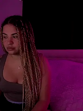 Snapshot of MelSaunders chatting on 10/18/25, 03:31 MelSaunders online show from 10/18/25, 03:31