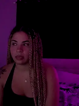 Snapshot of MelSaunders chatting on 10/20/25, 02:23 MelSaunders online show from 10/20/25, 02:23