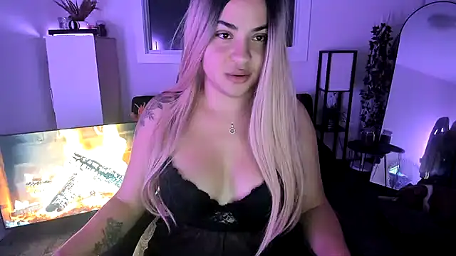 Snapshot of MelSaunders chatting on 11/07/25, 03:50 MelSaunders online show from 11/07/25, 03:50