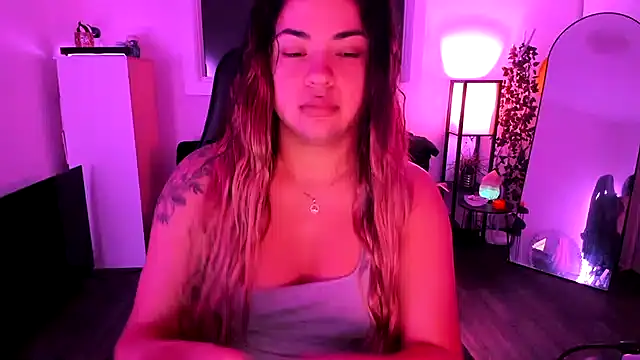 Snapshot of MelSaunders chatting on 11/22/25, 01:37 MelSaunders online show from 11/22/25, 01:37