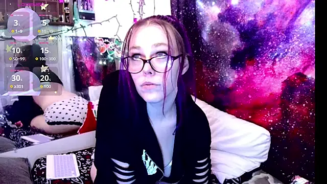 Snapshot of EverlyEster chatting on 02/22/25, 08:07 EverlyEster online show from 02/22/25, 08:07