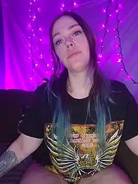 EverlyEster online show from 03/22/26, 10:13