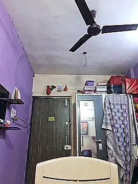 Snapshot of GlassBarge9 chatting on 01/03/25, 06:24 GlassBarge9 online show from 01/03/25, 06:24