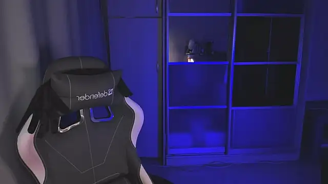 Christy Calypso online show from 12/16/25, 04:01