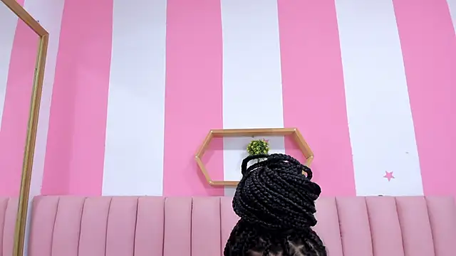 ISABELLA 020 online show from 02/21/25, 12:06