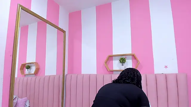 ISABELLA 020 online show from 03/22/25, 11:53