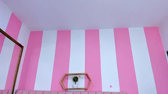 ISABELLA 020 online show from 03/24/26, 04:12